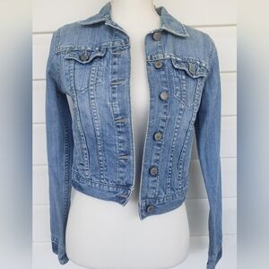 Vintage American Eagle Outfitters Blue and White Striped Cotton Jean Jacket!